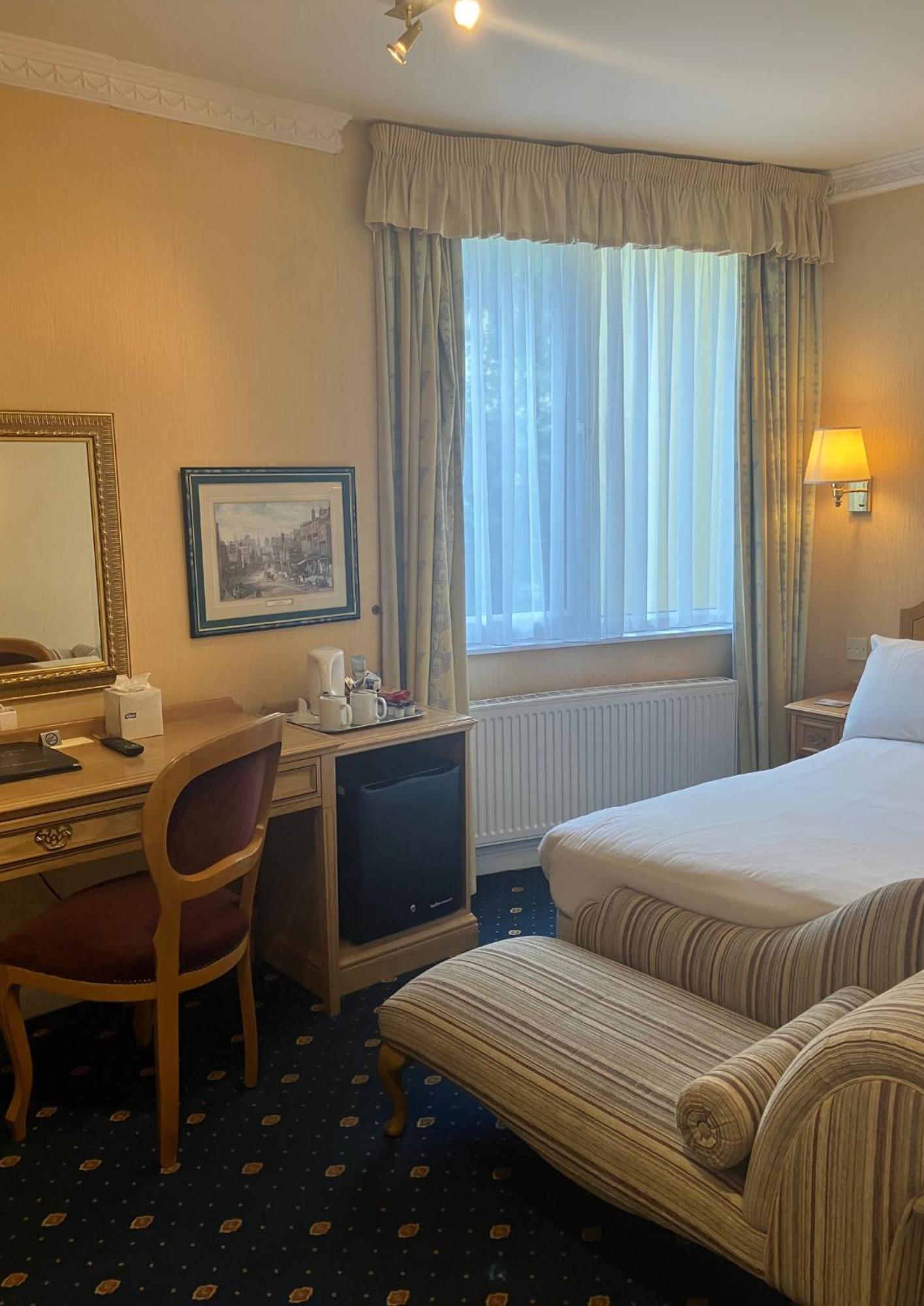 Welbeck Hotel & Apartments Douglas Bagian luar foto