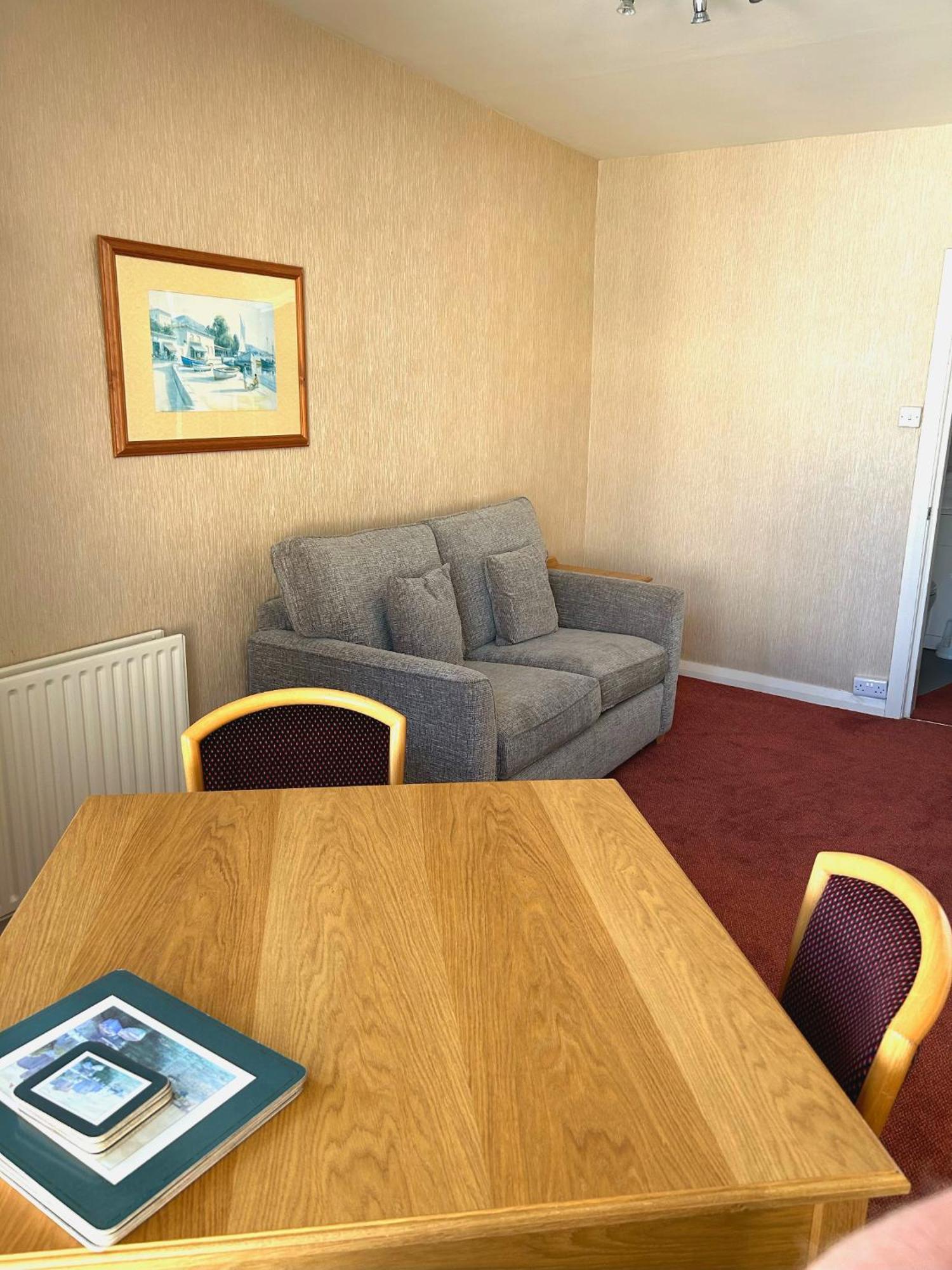 Welbeck Hotel & Apartments Douglas Bagian luar foto